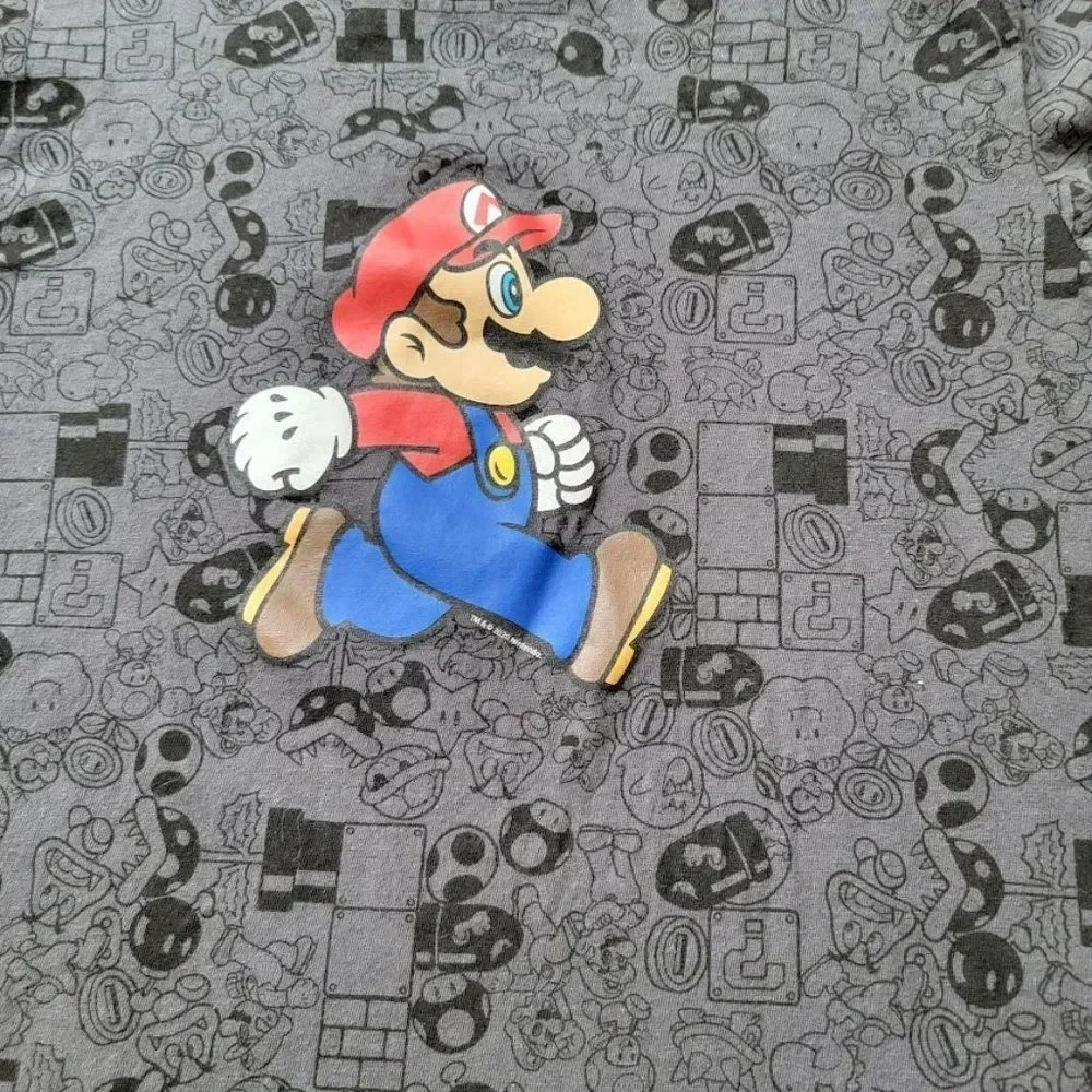 Old Navy Boys Gray Mario Bros Graphic Crew Neck Pullover T-Shirt Size L …
